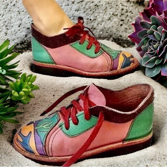 SoleTech Vintage Hand Painted Ankle Booties Coyote - Picture 1 of 12